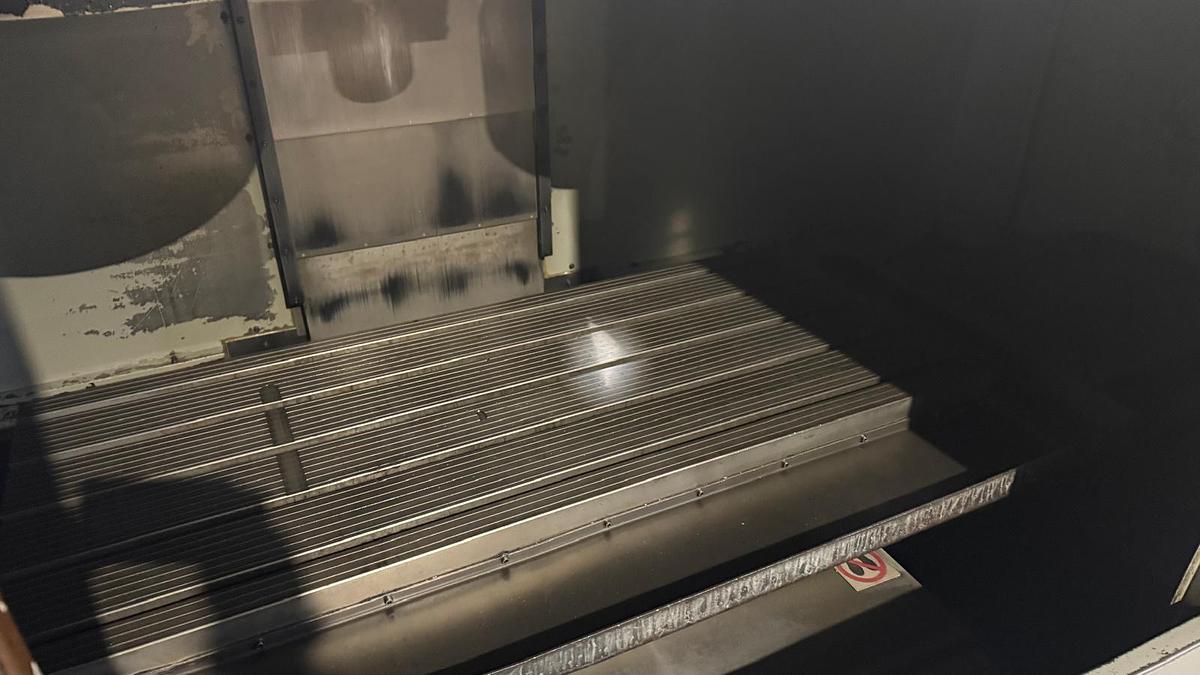 Used Pionowe centrum obróbcze DEFUM AFM BACA R1000 