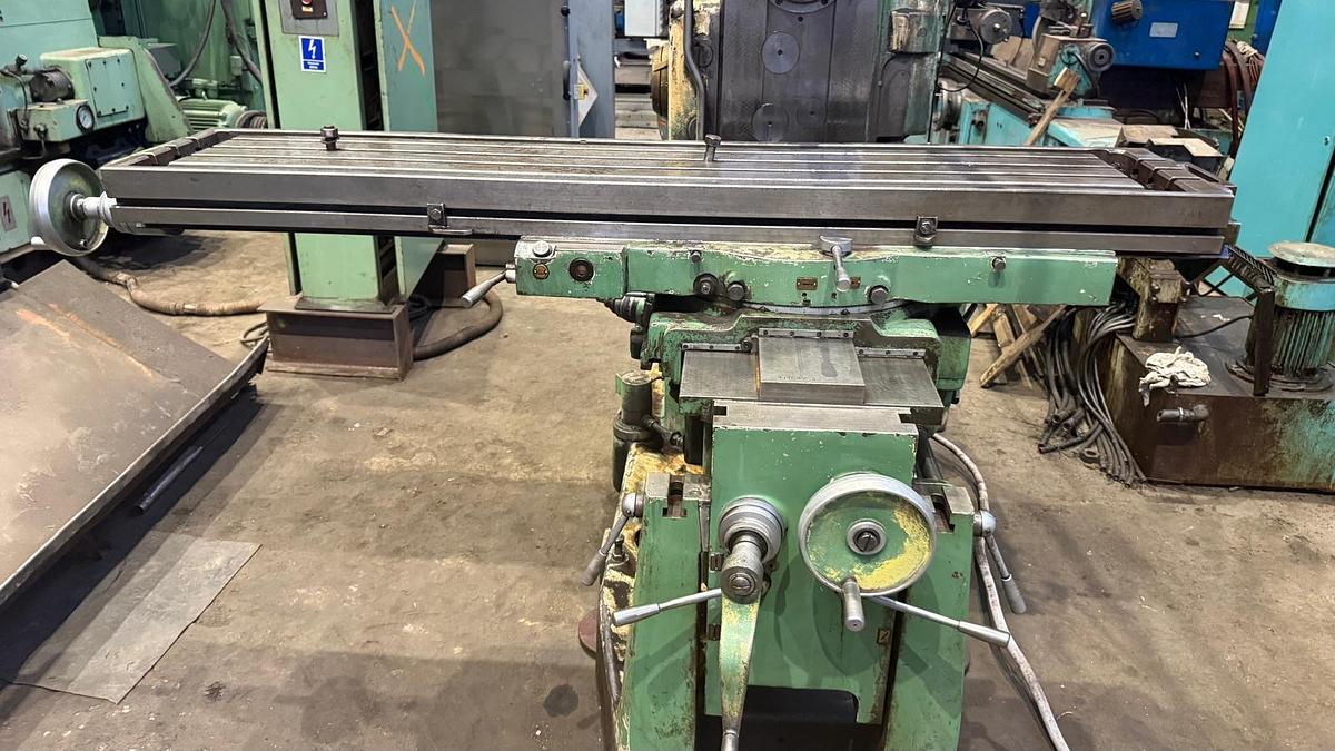 Used Frezarka uniwersalna Mechanicy Pruszków FWA 41M
