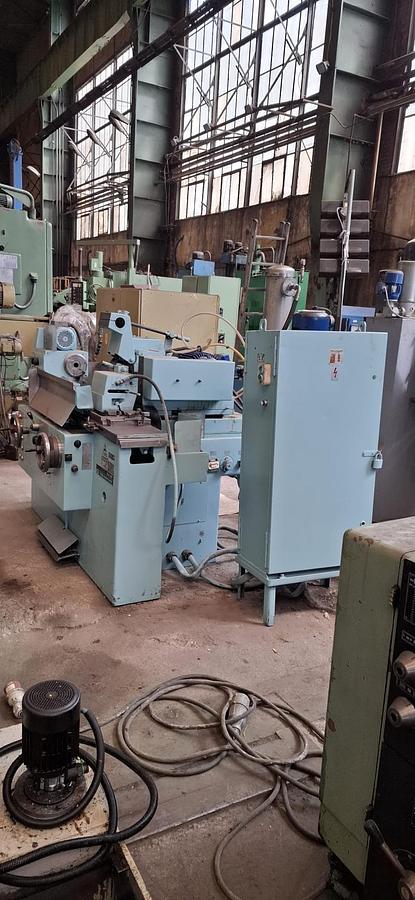 Used Szlifierka do wałków TOS Hostivar BU 28 / 630