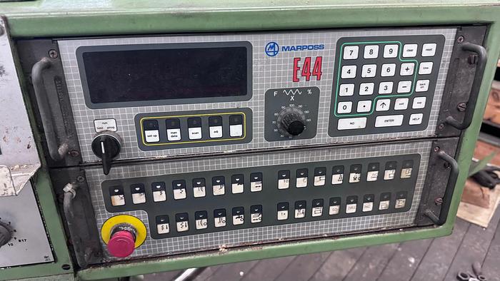 Used Szlifierka do wałków TOS BUC 63 B