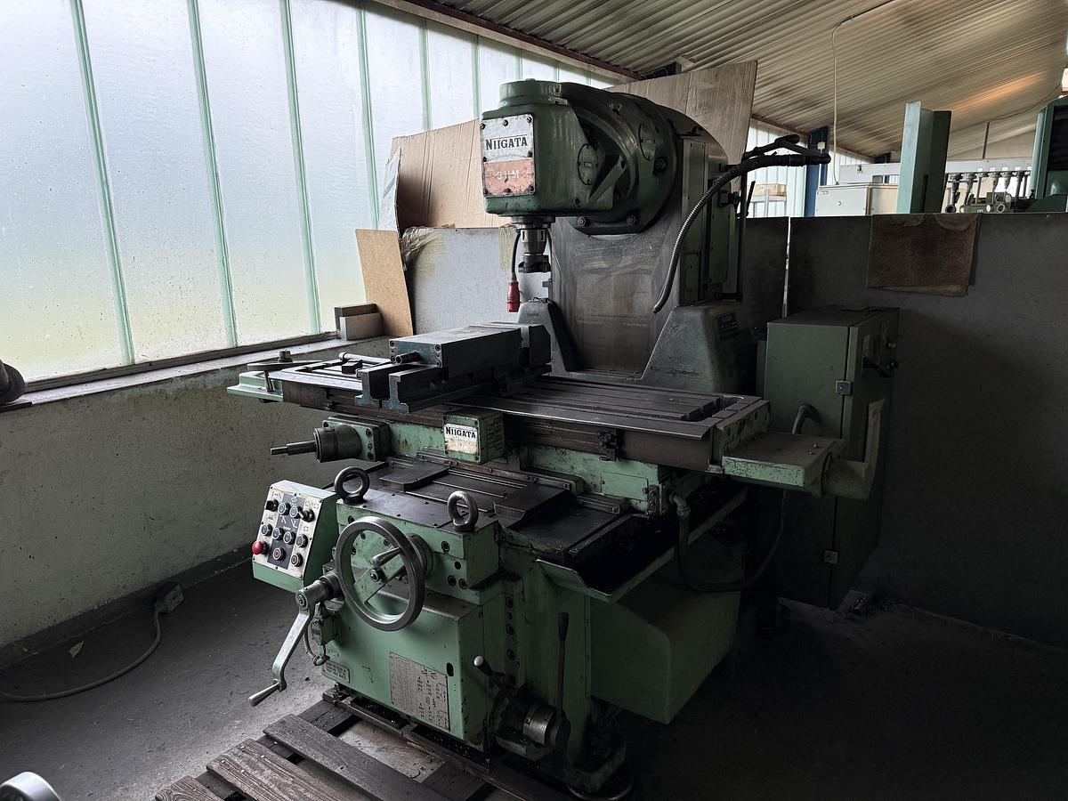 Used Frezarka NIIGATA 3UM