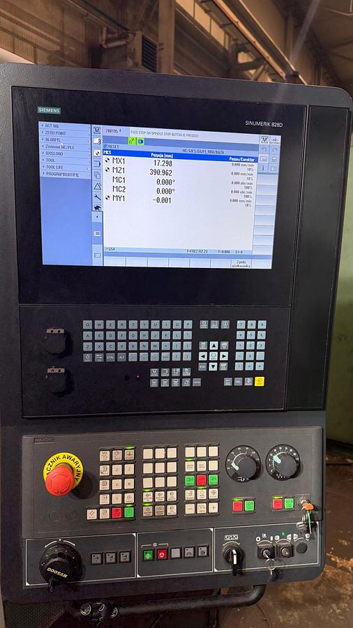 Used Centrum tokarskie CNC Doosan LYNX 2100LY
