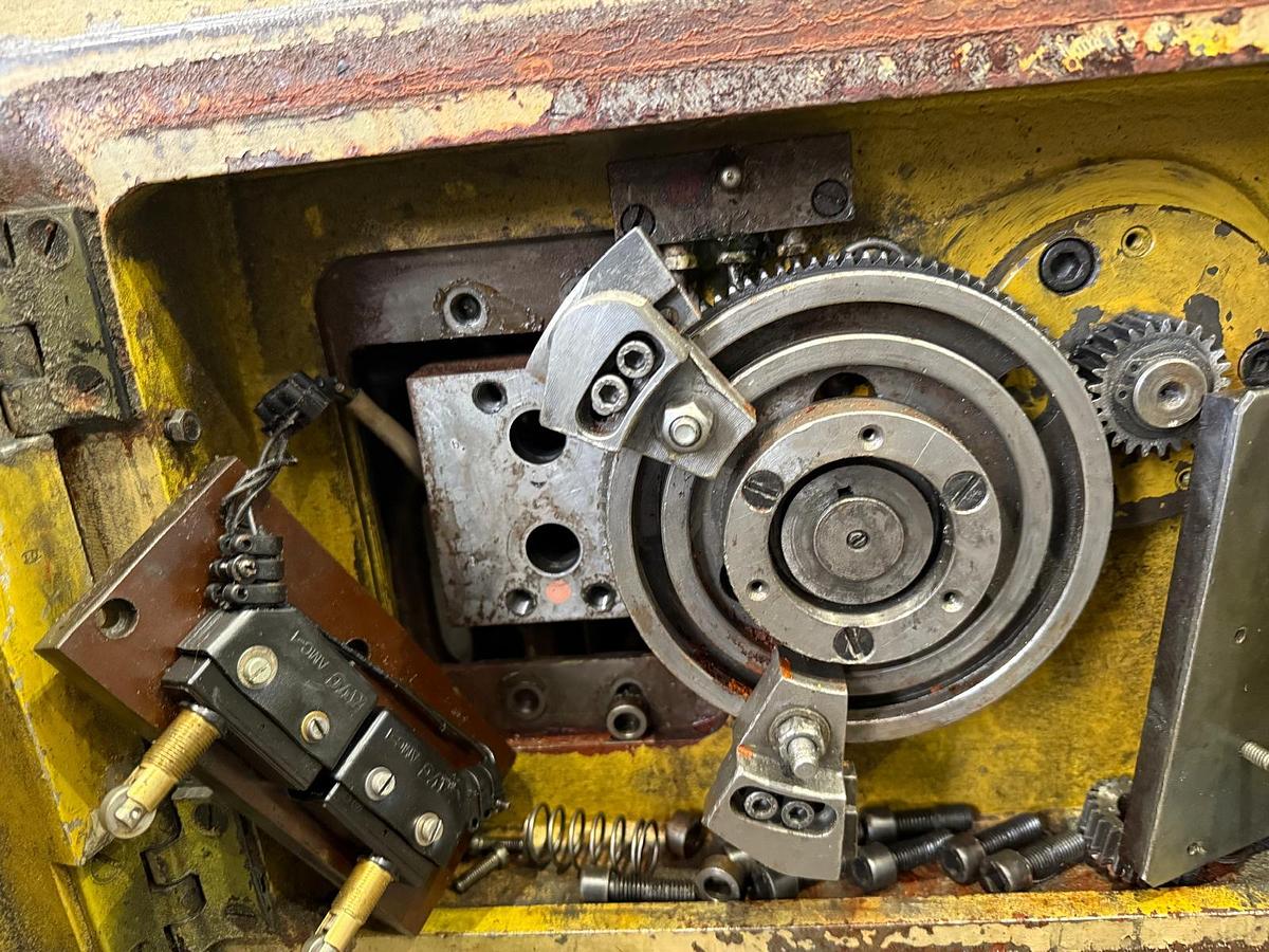 Used Szlifierka do frezów Werko SWFW 250