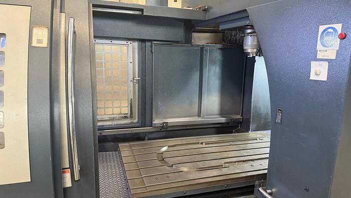 Used Bramowe pionowe centrum obróbcze Johnford DMC-1500H