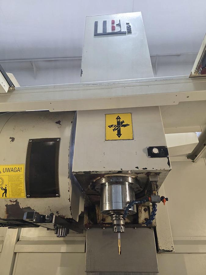 Used Pionowe centrum frezarski-wiertarskie VC 1060 HH