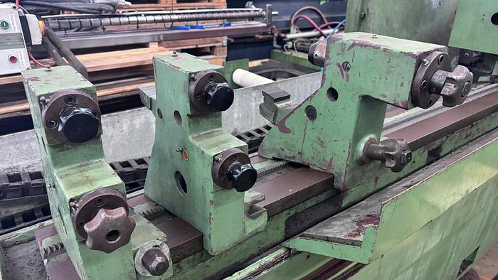 Used Szlifierka do wałków TOS BUC 63 B