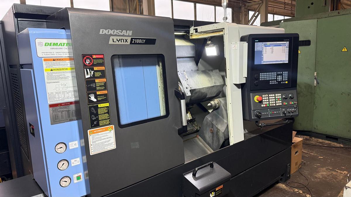 Used Centrum tokarskie CNC Doosan LYNX 2100LY