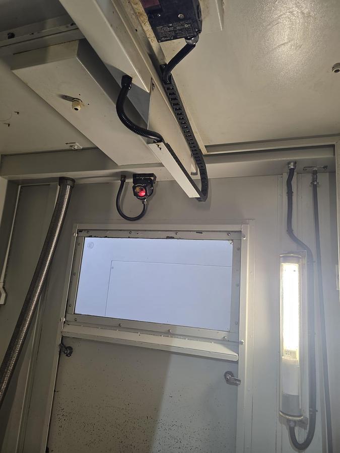 Used Pionowe centrum frezarski-wiertarskie VC 1060 HH