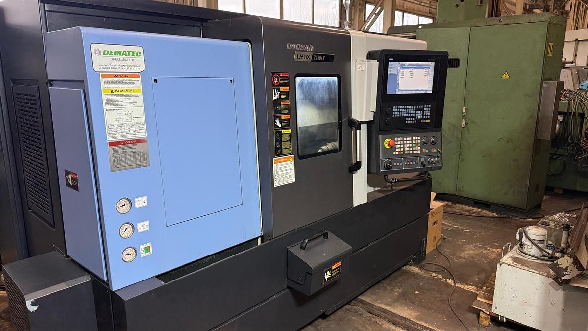 Used Centrum tokarskie CNC Doosan LYNX 2100LY