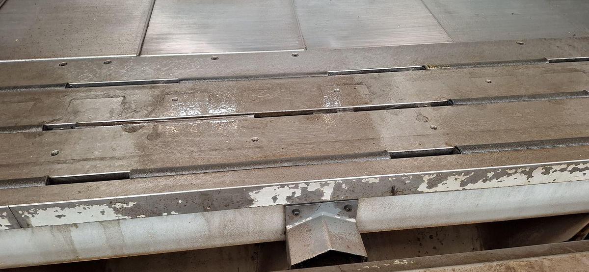 Used Centrum obróbcze pionowe CHIRON FZ 22L