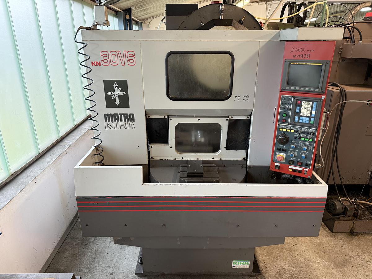 Used Centrum obróbcze dwupaletowe Matra Kira KN 30VS