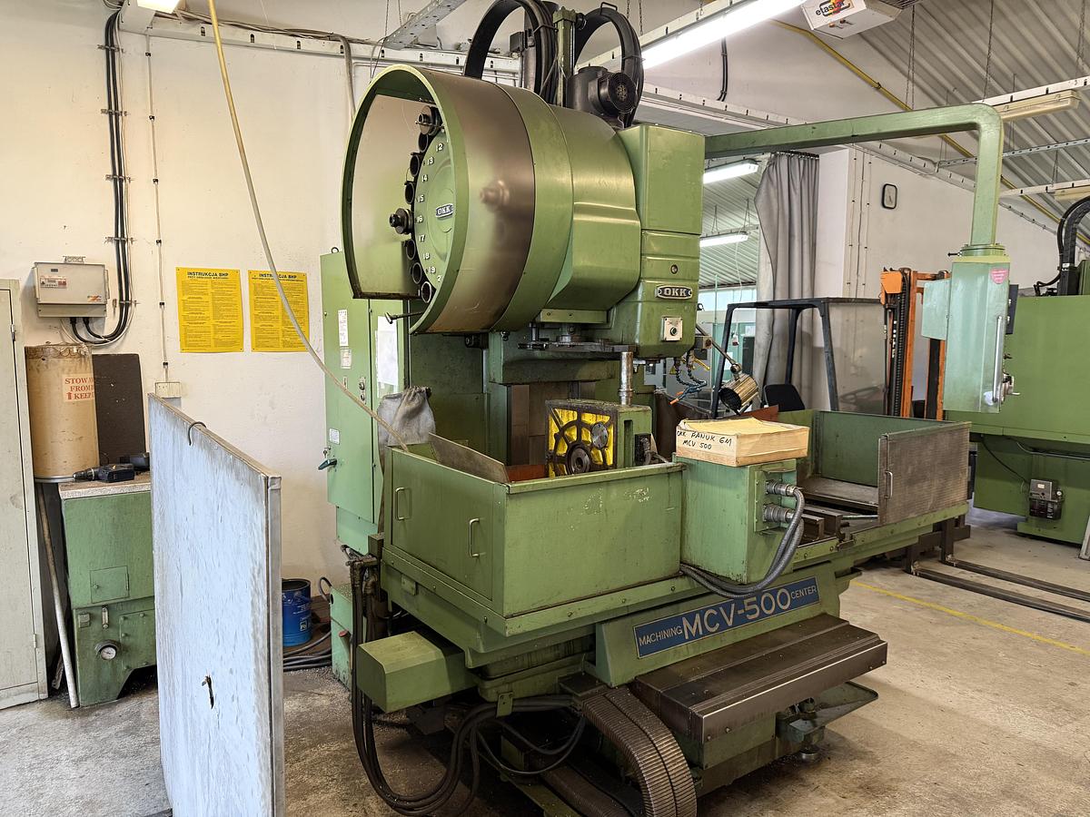 Used Centrum obróbcze OKK MCV-500