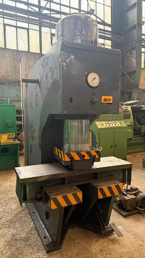 Used Prasa hydrauliczna PYE 250