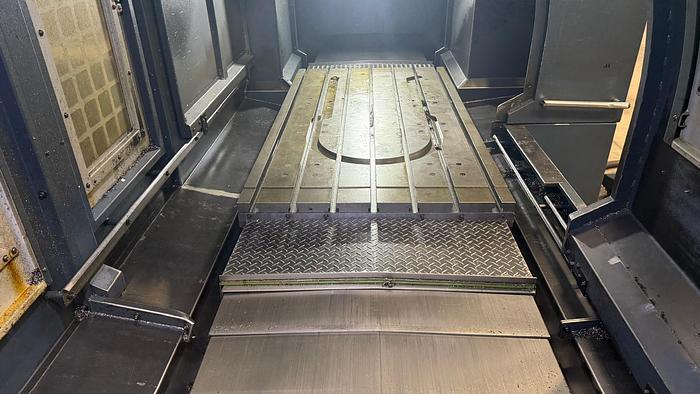 Used Bramowe pionowe centrum obróbcze Johnford DMC-1500H