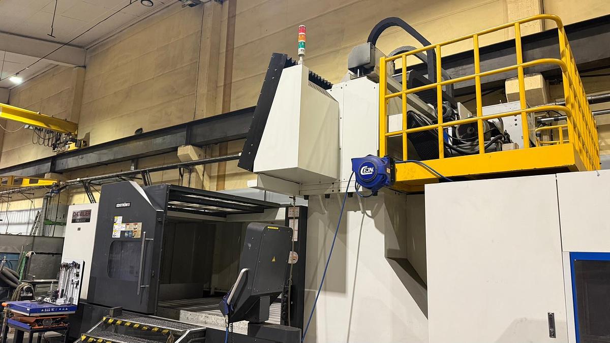 Used Frezarka bramowa Chevalier FVM-3020DC