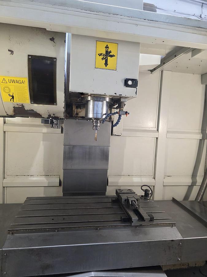Used Pionowe centrum frezarski-wiertarskie VC 1060 HH