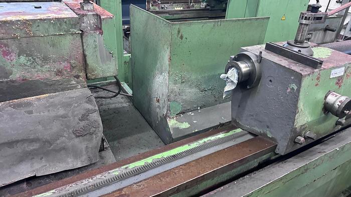 Used Szlifierka do wałków TOS BUC 63 B