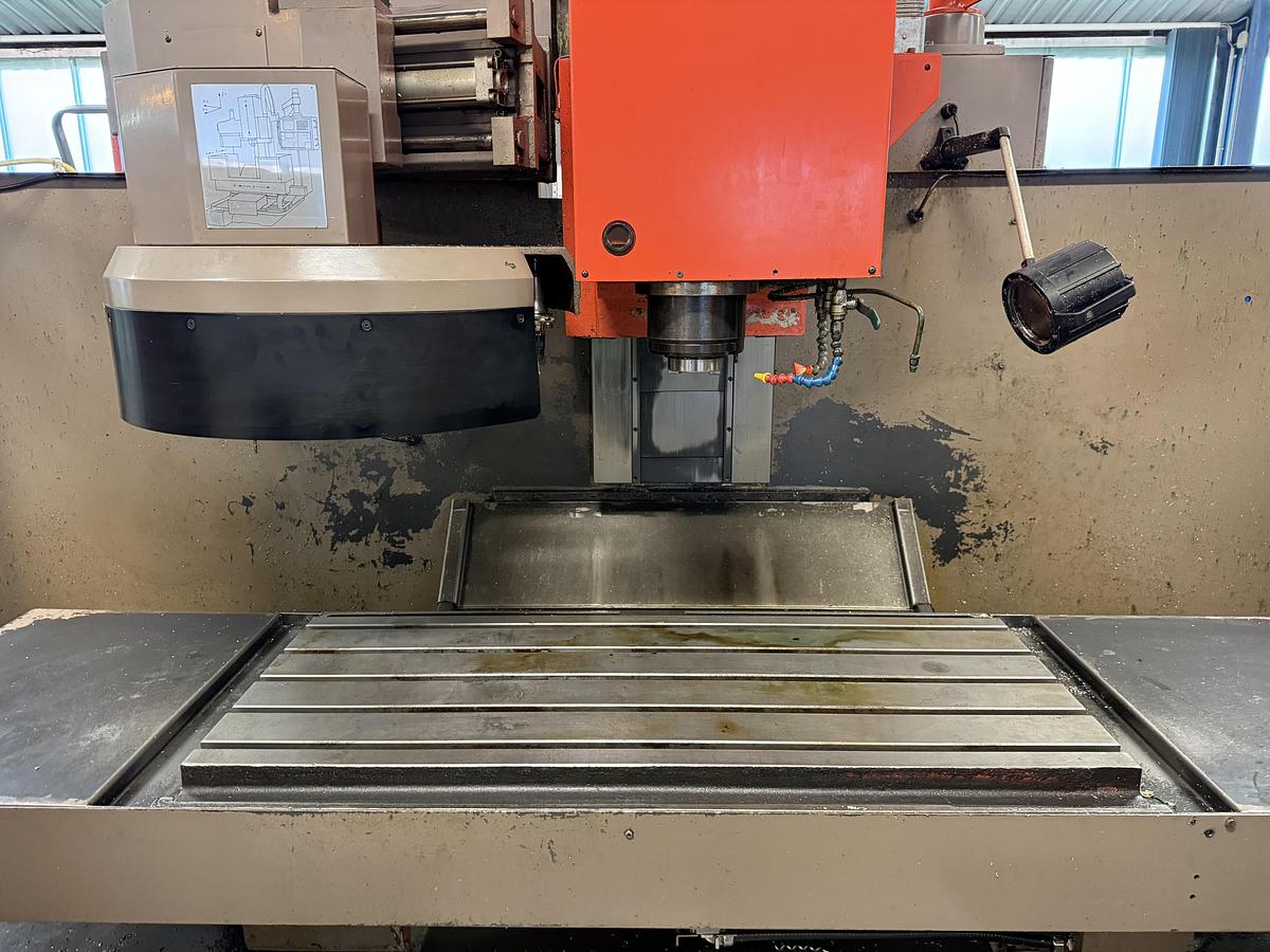Used Centrum obróbcze Hartford  VMC 100UG 