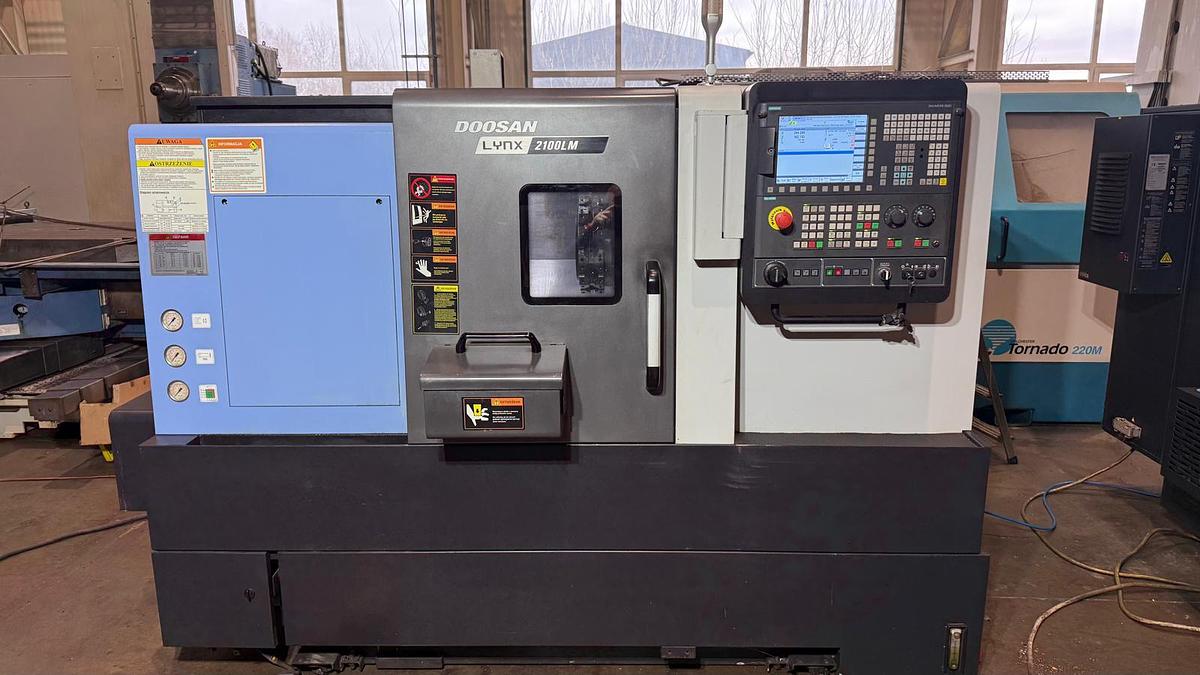 Used Centrum tokarskie CNC Doosan LYNX 2100LM