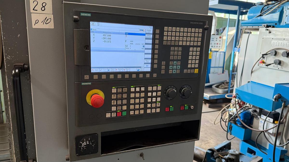 Used Pionowe centrum obróbcze DEFUM AFM BACA R1000 / 2012 r.