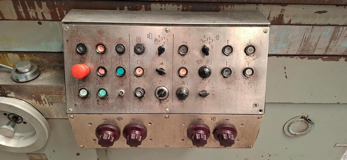 Used Szlifierka do płaszczyzn  3 Ł722B