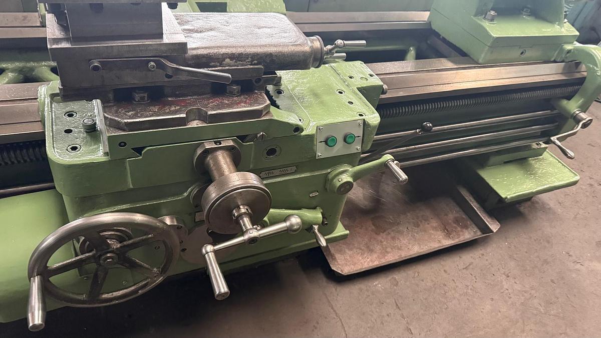 Used Tokarka Poręba TR 70 B / 2000