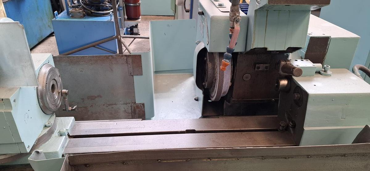 Used Szlifierka do wałków TOS Hostivar BU 28 / 630