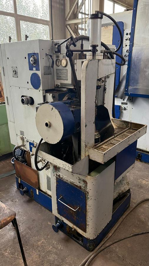 Used Frezarka do kół zębatych 5B310P