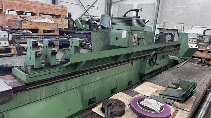 Used Szlifierka do wałków TOS BUC 63 B