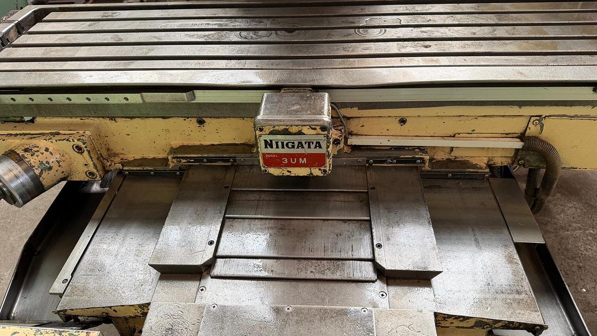 Used Frezarka NIIGATA 3UM