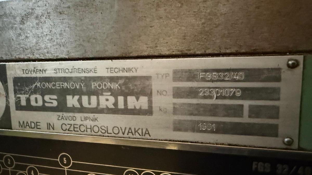 Used Frezarka TOS KURIM FGS 32/40