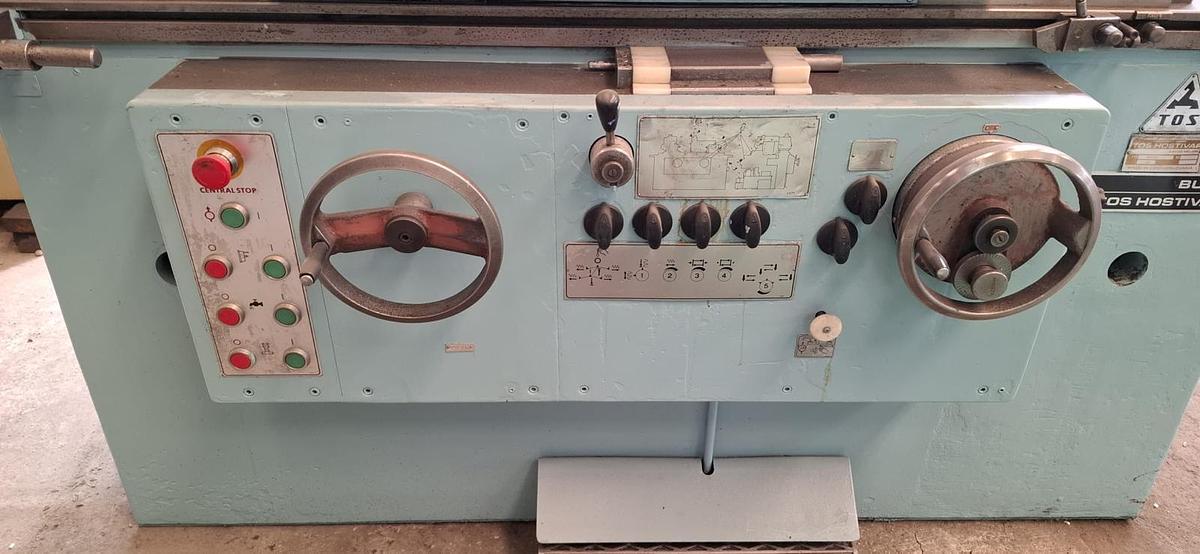 Used Szlifierka do wałków TOS Hostivar BU 28 / 630