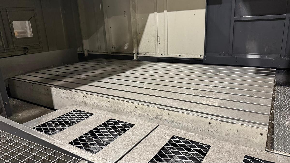 Used Frezarka bramowa Chevalier FVM-3020DC