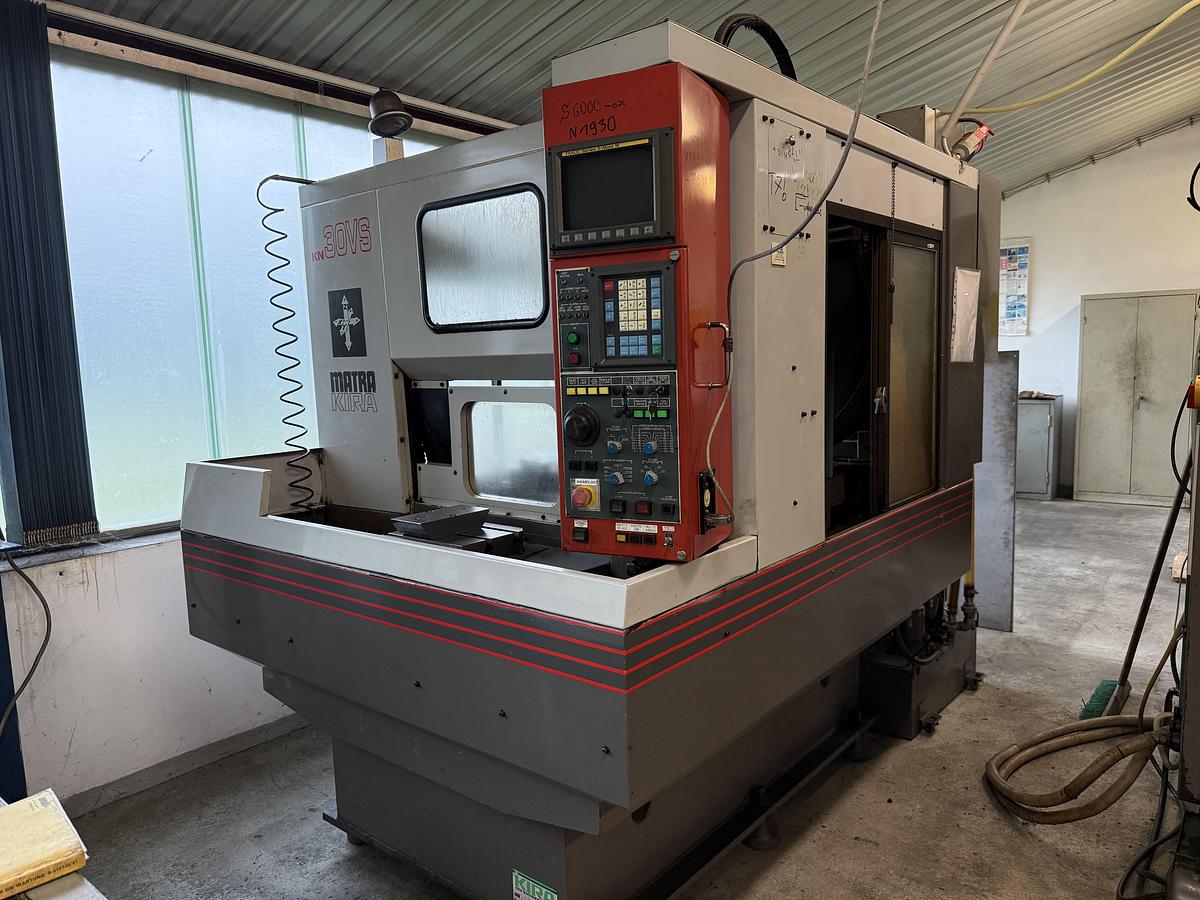 Used Centrum obróbcze dwupaletowe Matra Kira KN 30VS