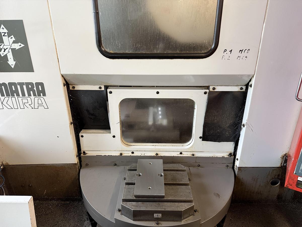 Used Centrum obróbcze dwupaletowe Matra Kira KN 30VS