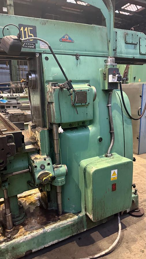 Used Frezarka uniwersalna Mechanicy Pruszków FWA 41M