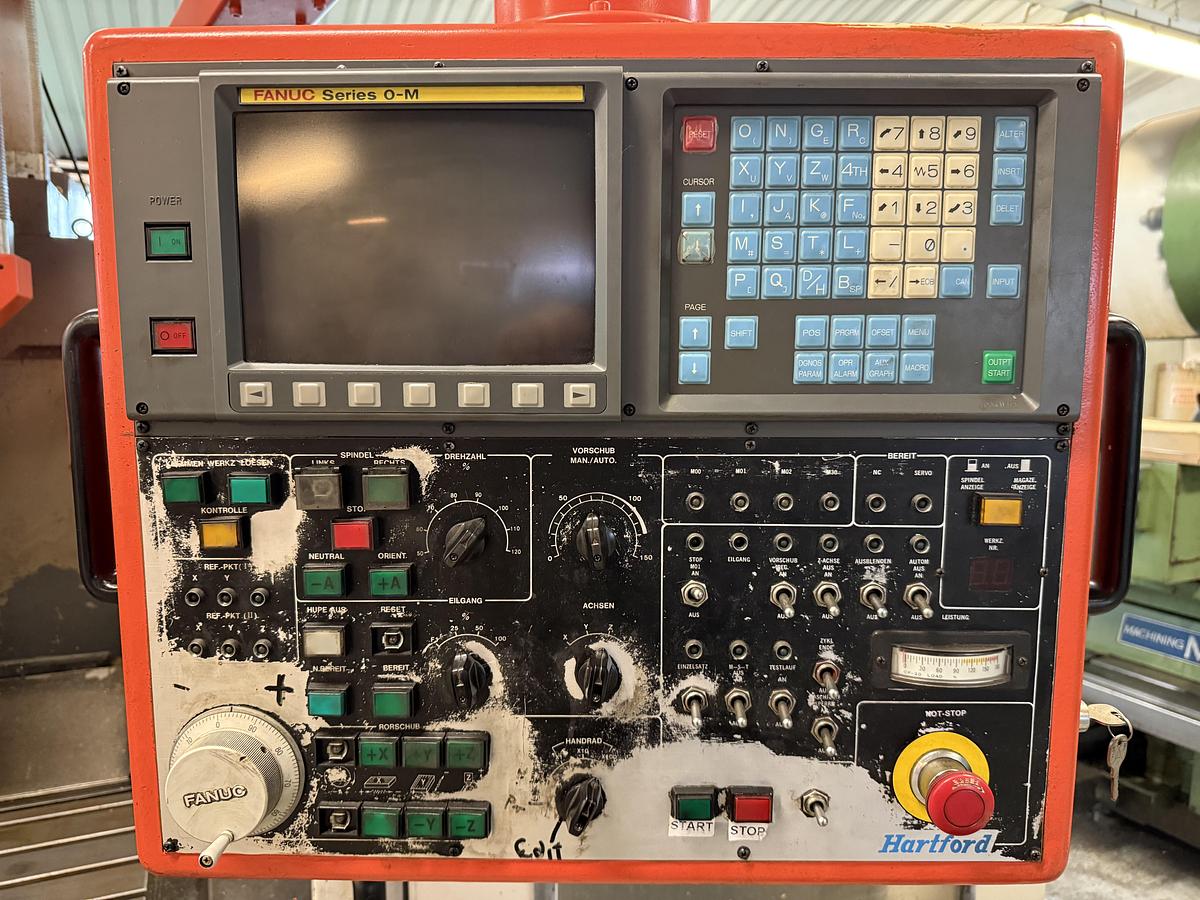 Used Centrum obróbcze Hartford  VMC 100UG 