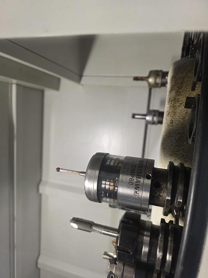 Used Pionowe centrum frezarski-wiertarskie VC 1060 HH