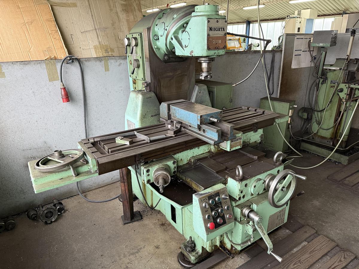 Used Frezarka NIIGATA 3UM