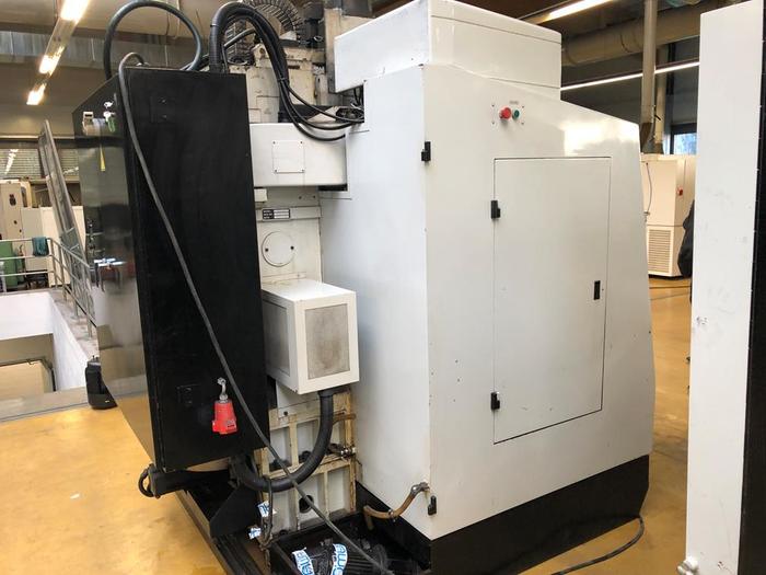 Used 1995 CNC machining center HURCO BMC 30 HT / M