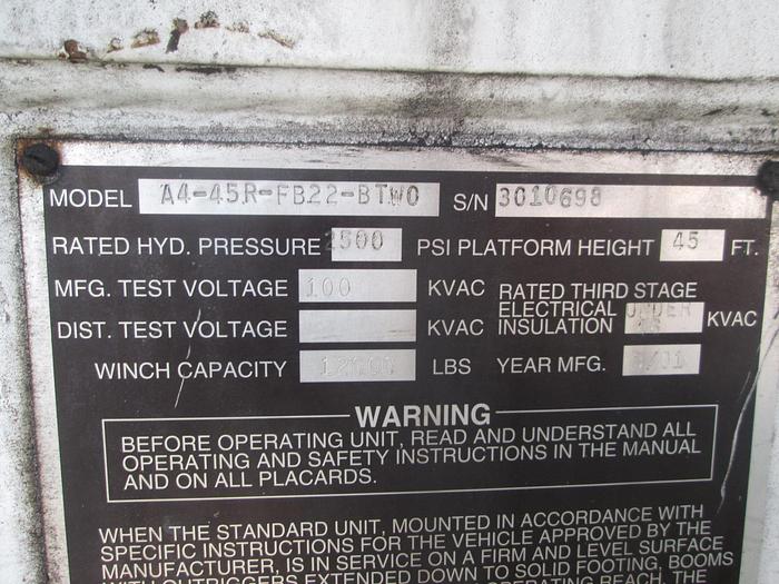 Used 2001 International 4700 Digger Derrick Truck