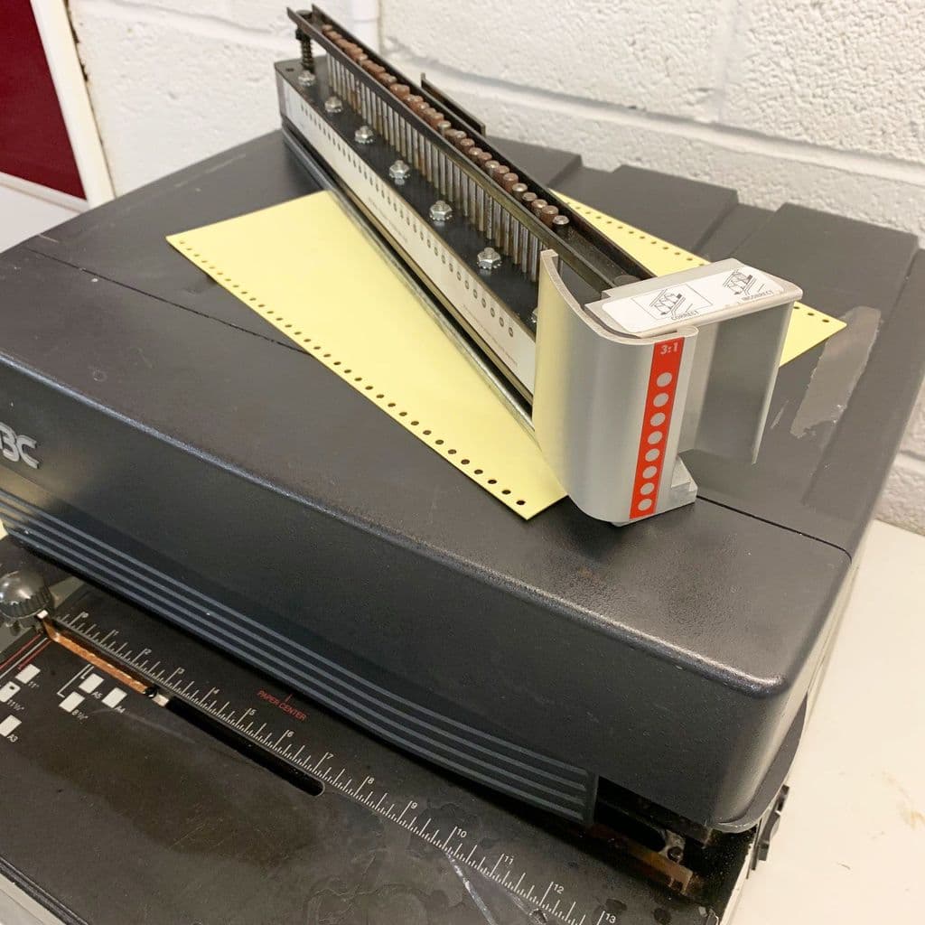 Used Pre-used GBC Magnapunch 1.0 3:1 Wire Round Punch Tool Die 7707150