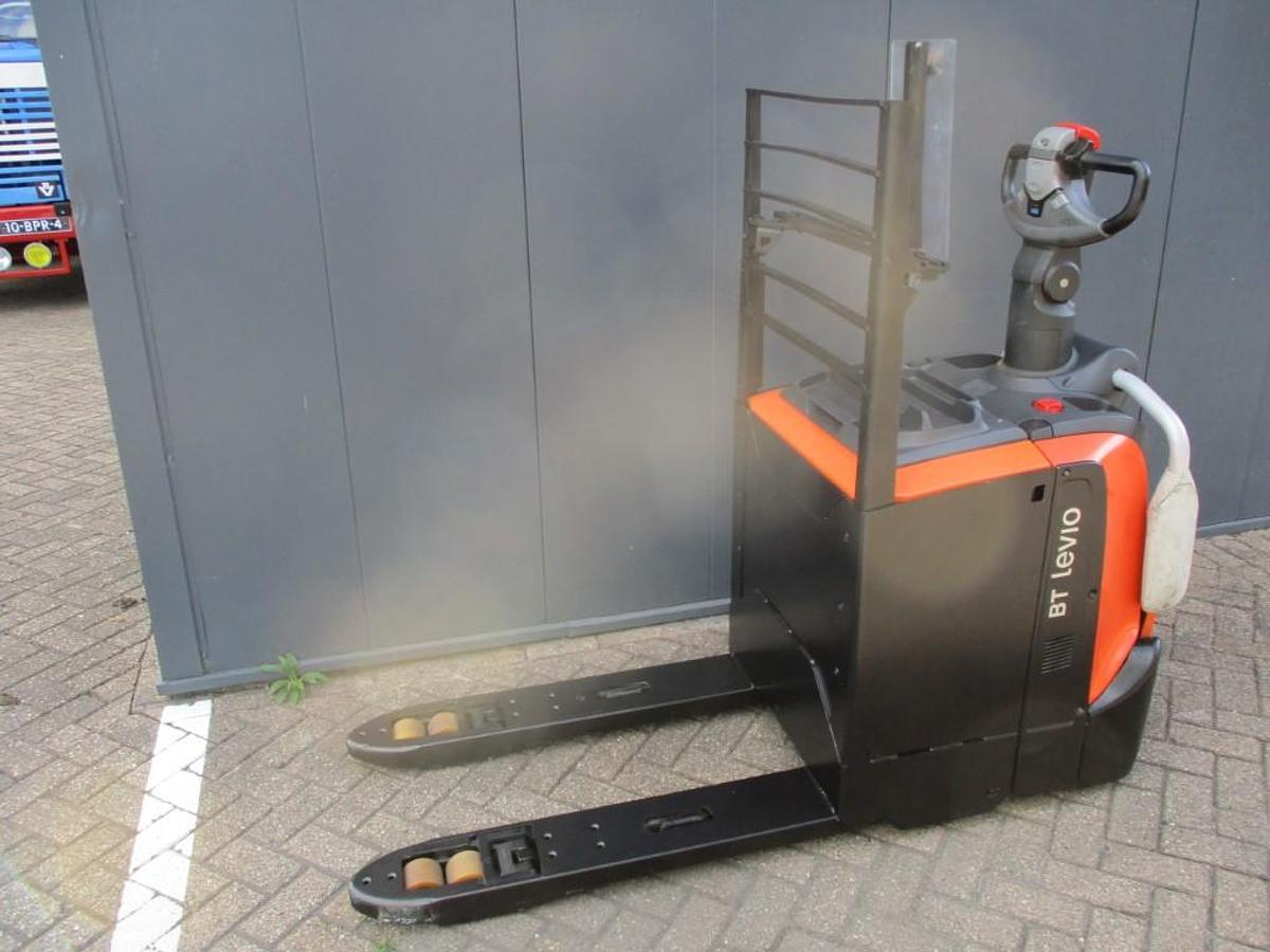 Refurbished 2016 TOYOTA BT LPE200 - 2484