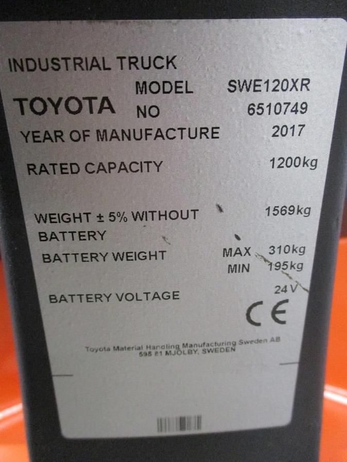 Refurbished 2017 TOYOTA SWE120XR triplex - 1016