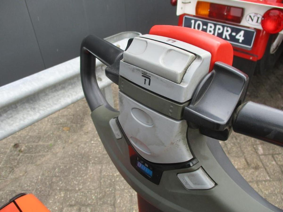 Refurbished 2017 TOYOTA SWE140 - 784
