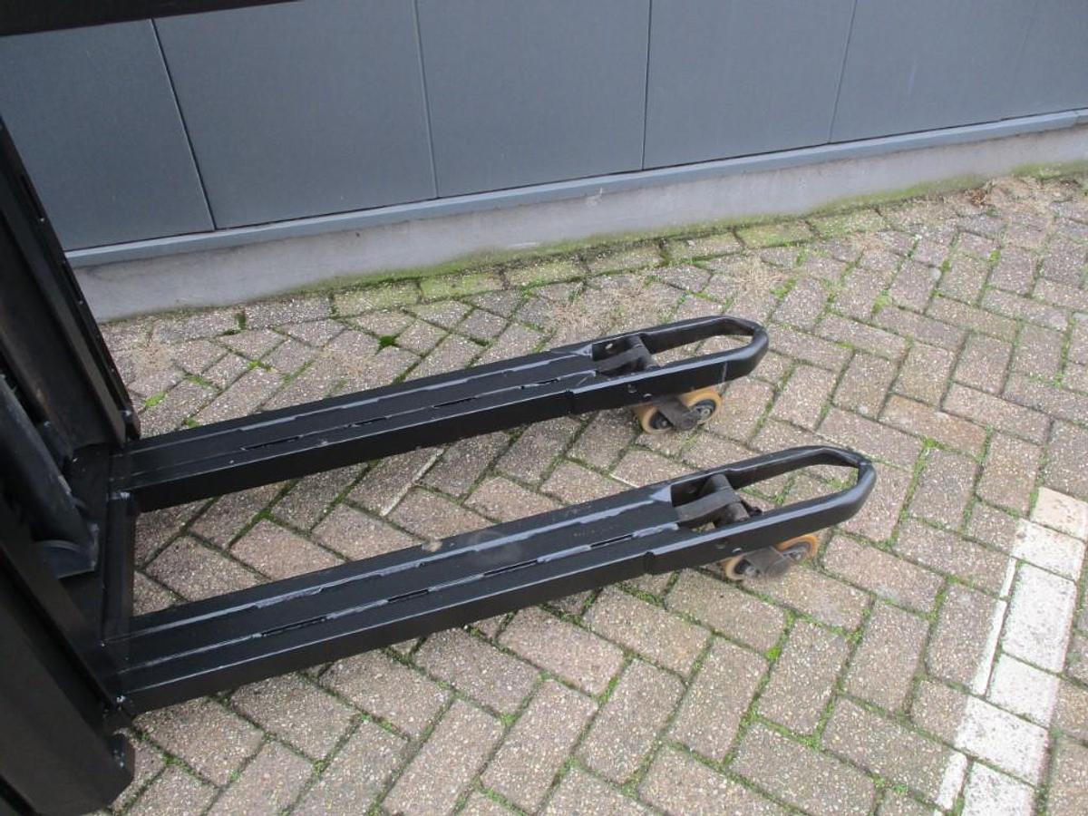 Refurbished 2016 TOYOTA SPE120L