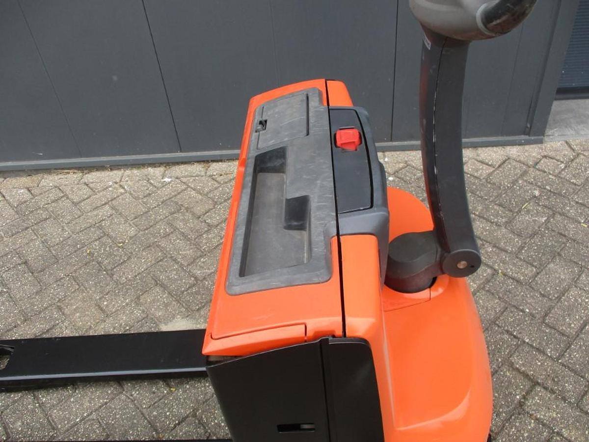 Refurbished 2018 TOYOTA LWE140 - 833