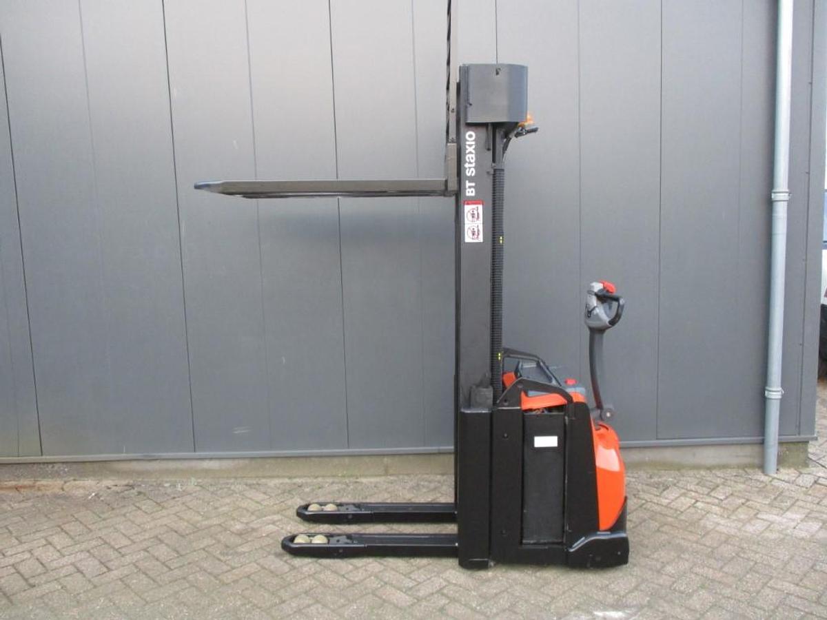 Refurbished 2018 TOYOTA SWE160L triplex - 1555