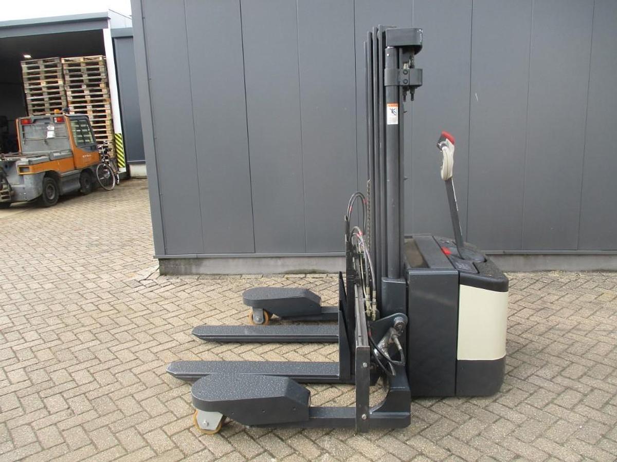 Refurbished 2007 Crown WS2300 18TT 4W