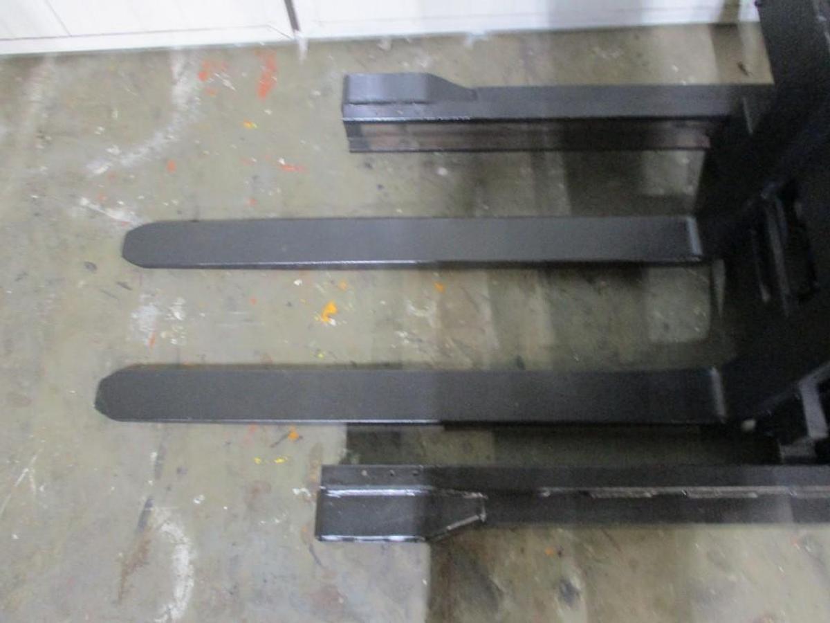 Refurbished 2020 TOYOTA SWE120XR triplex - 594
